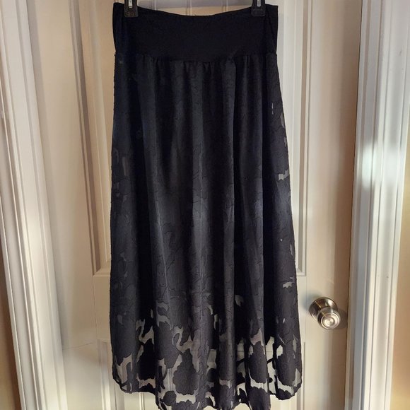 Semi-Sheer Black Rose High-Low Skirt with Stretchy Waist - Picture 2 of 4